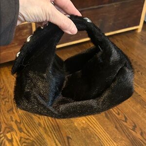 Apparis NWT Marfa pochette- black faux fur